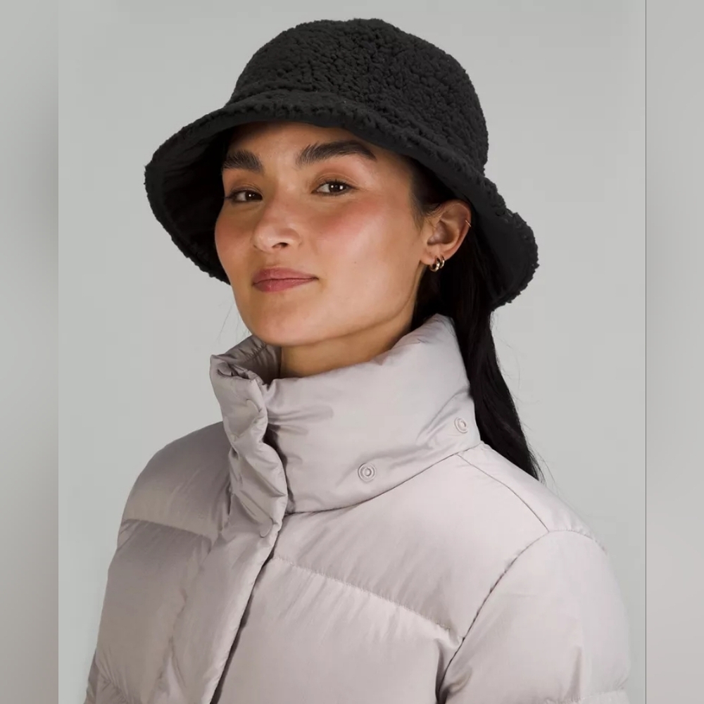 NWT Lululemon Tectured Fleece Bucket Hat Black S/M